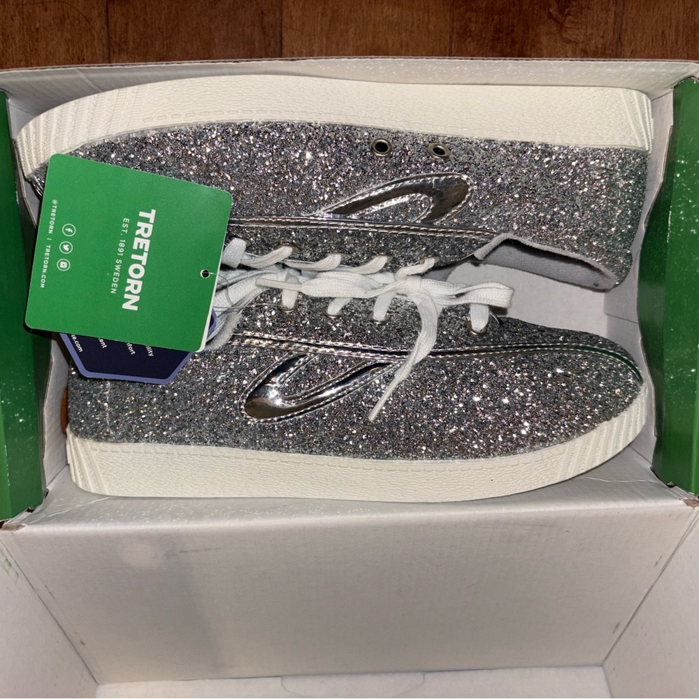 Tretorn Women’s Nylite Silver Glitter Sneakers, Size 6